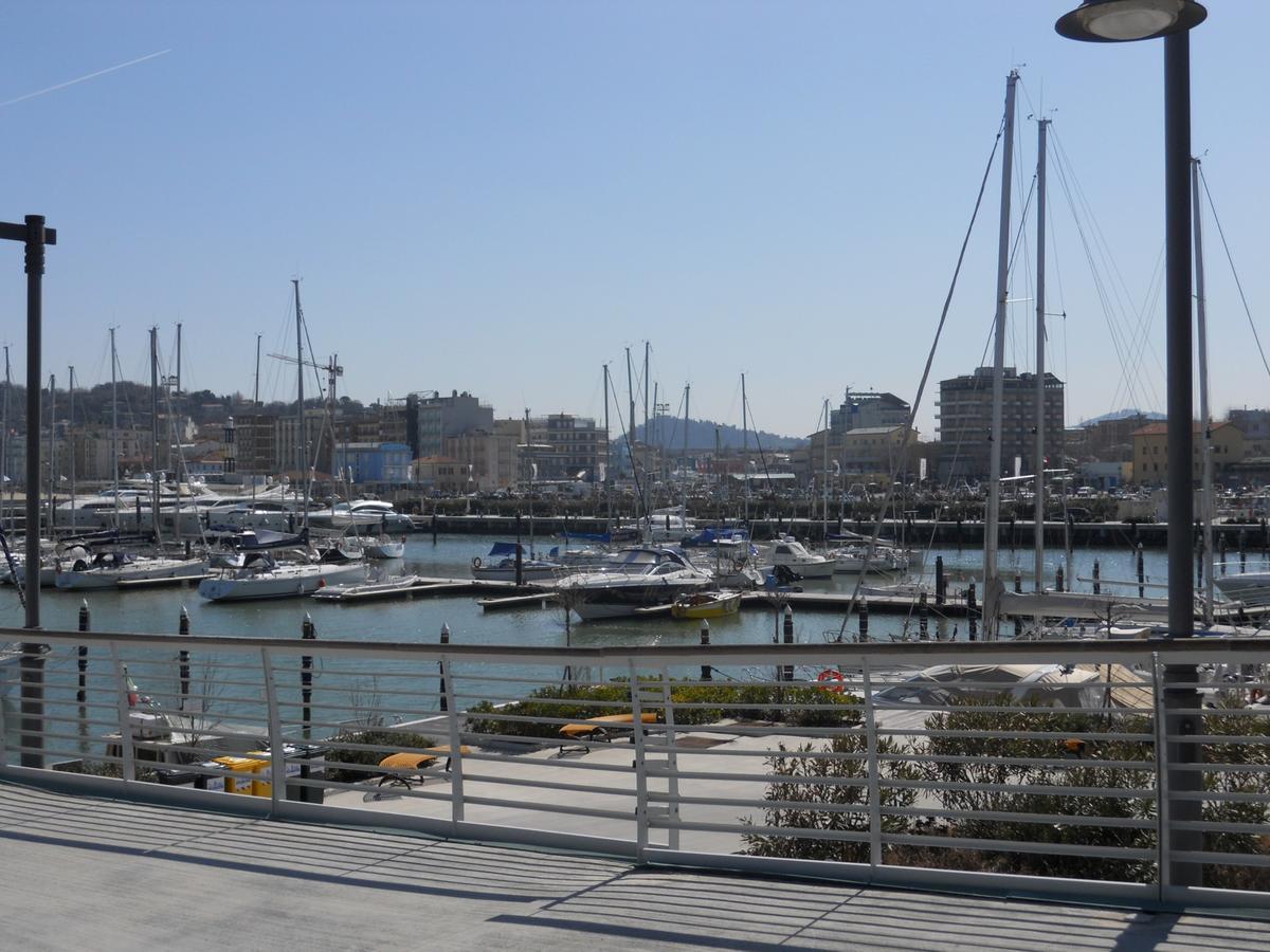 Residence Darsena Cattolica Zewnętrze zdjęcie
